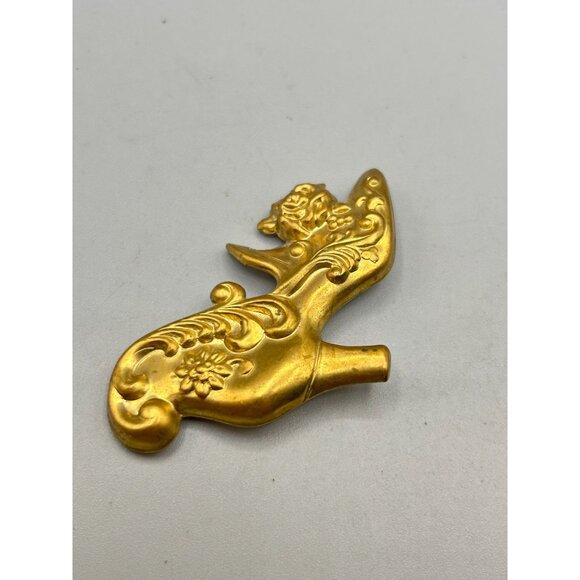 Vintage Victorian Style Shoe Heels Pin Brooch Brass Stamping with Floral Detail - Picture 3 of 7